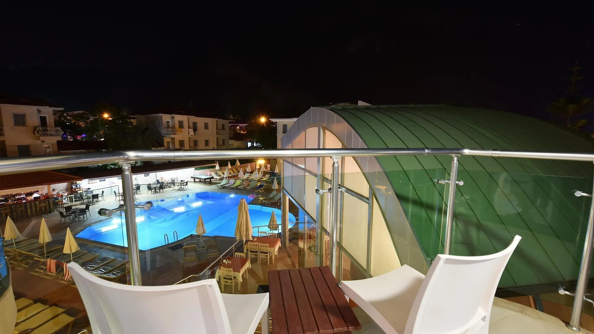 Belcehan Hotel 올루데니스 리조트