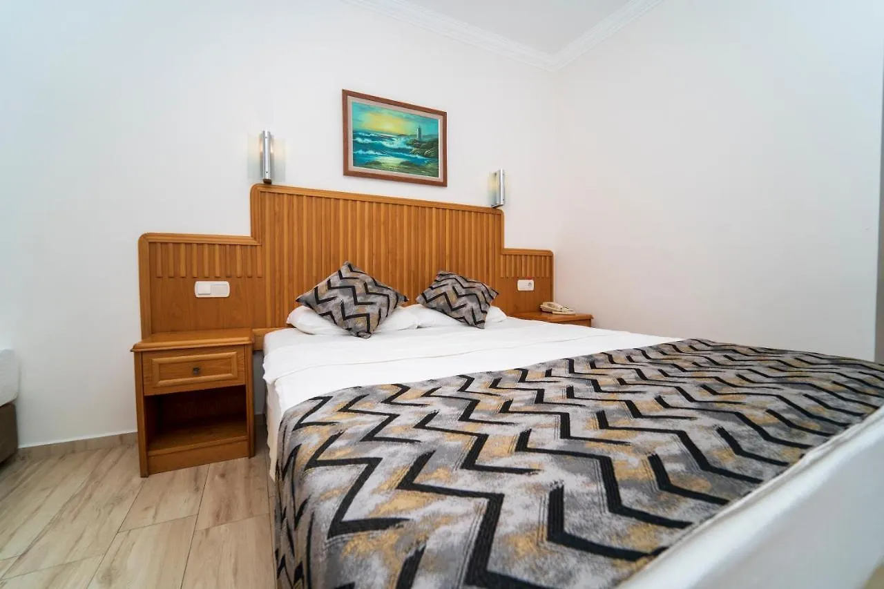 Belcehan Hotel 厄吕代尼兹